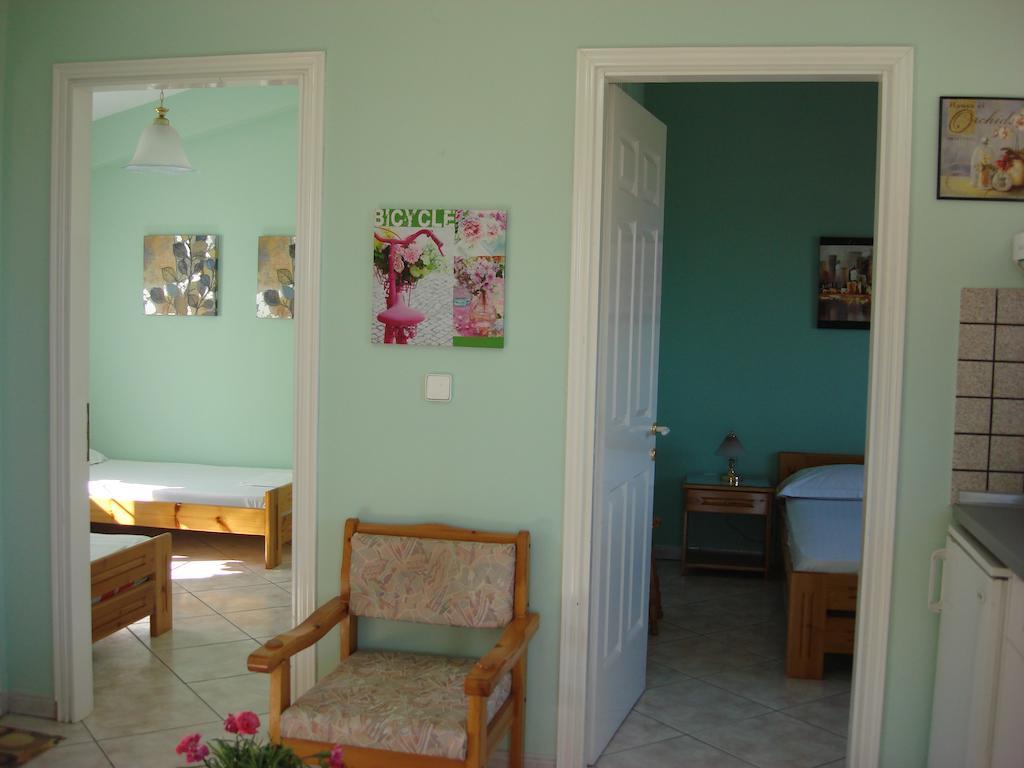 Villa Melina 1 Κοίνυρα Δωμάτιο φωτογραφία